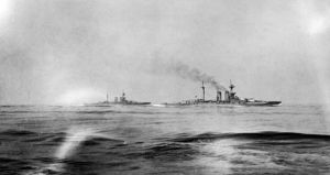 800px-HMS_Warspite_and_HMS_Malaya_during_the_battle_of_Jutland